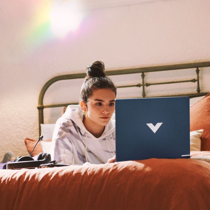 Ноутбук HP Victus 15-fb3049ua 15.6" FHD IPS AG, AMD R5-8645HS, 16GB, F512GB, NVD3050-6, DOS, синій