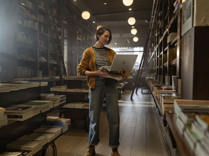 Ноутбук HP OmniBook 7 14-fs0003ua 14" WUXGA IPS AG, Intel 5-210H, 16GB, F512GB, UMA, Win11, сріблястий