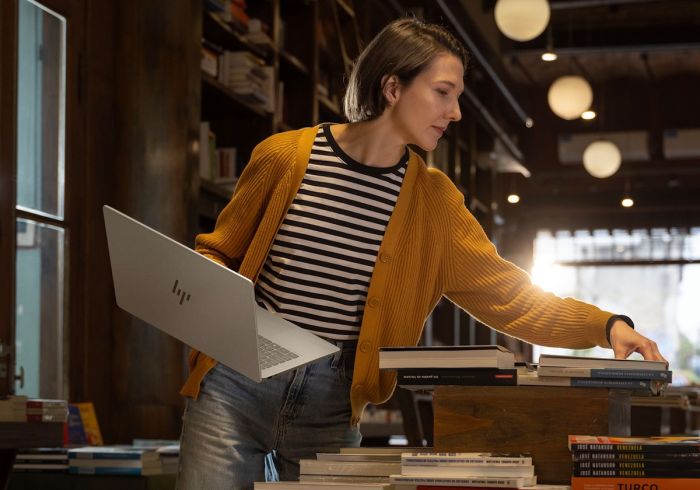 HP Notebook OmniBook 7 14-fr0001ua 14" WUXGA IPS, Intel U7-255H, 32GB, F1TB, UMA, Win11P, сріблястий