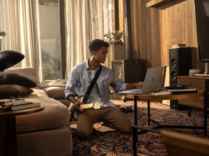 HP Notebook OmniBook 7 17-dc0001ua 17.3" FHD IPS Touch, Intel U7-258V, 32GB, F1TB, UMA, Win11, сріблястий