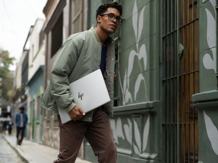 HP Notebook OmniBook 7 17-dc0000ua 17.3" FHD IPS Touch, Intel U7-258V, 32GB, F2TB, NVD4050-6, Win11, сріблястий